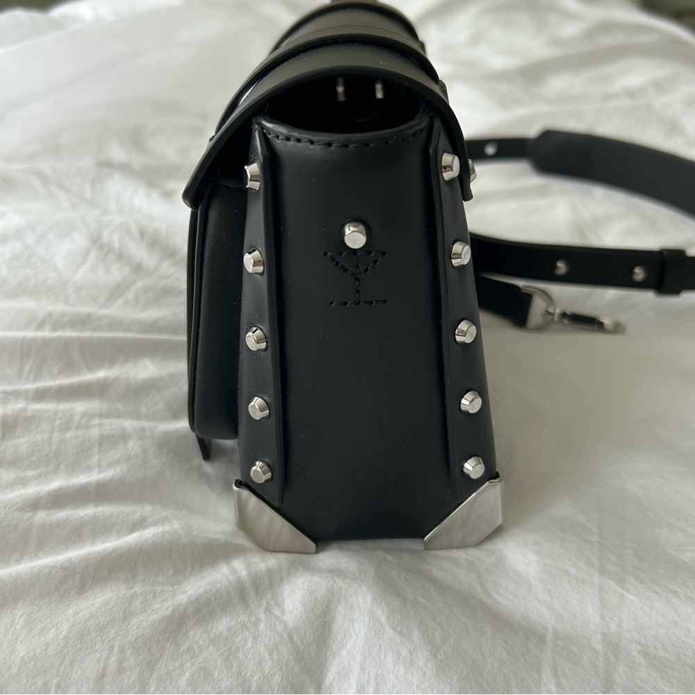 Michael Kors Manhattan Black leather Crossbody Bag - Picture 8 of 9